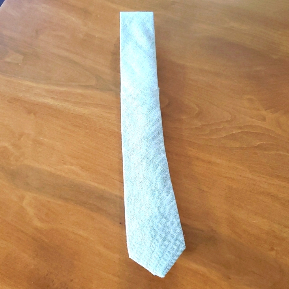 Gray Herringbone Harrison Blake necktie.  5ftL x 2 3/4"w